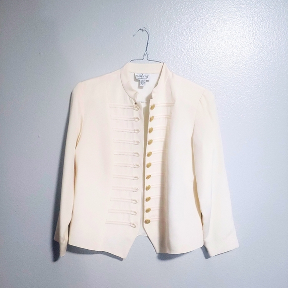 VTG Bloomingdales | Ivory Silk Jacket Gold Buttons - Picture 2 of 8